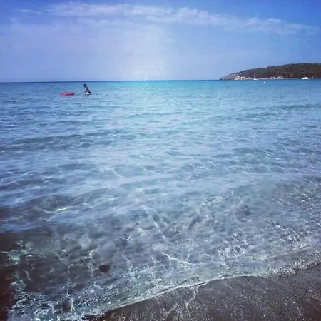 Villa Piscinas 皮希纳斯
