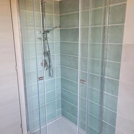 Villa Piscinas בית אירוח